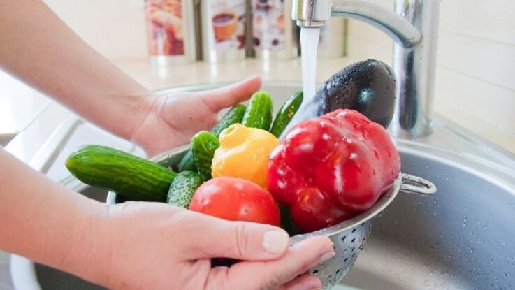 washing vegetables and fruits as a preventative measure against pests